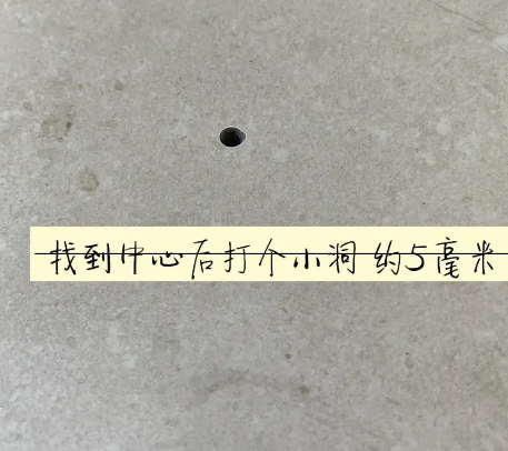 福田瓷砖空鼓维修公司专业解答在瓷砖铺贴过程中，如果砂料搅拌不均匀，将会带来以下问题